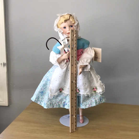 Little Bo Peep- porcelain doll - Picture 8 of 12